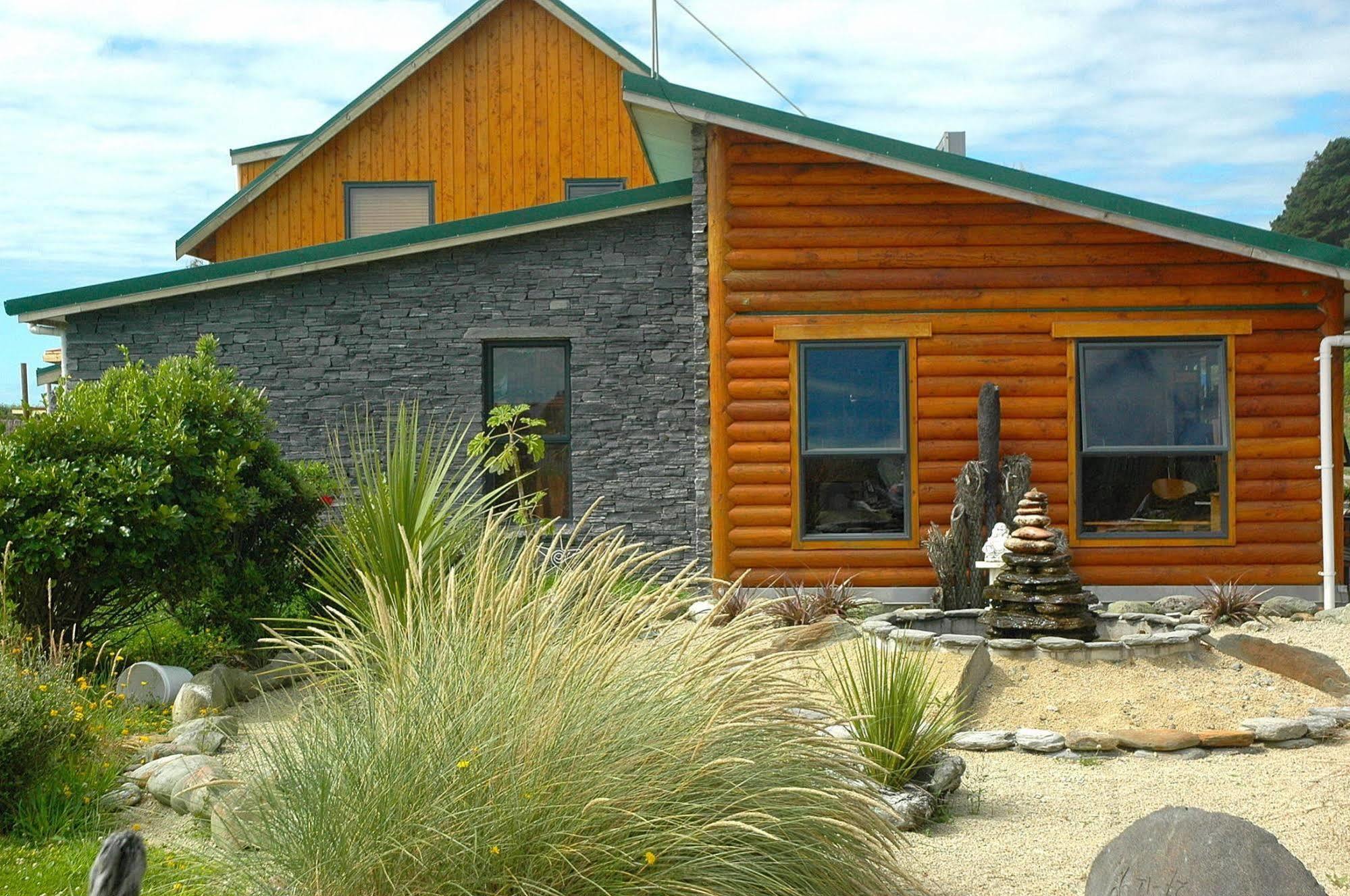 Shining Star Beachfront Accommodation Hokitika Exteriör bild